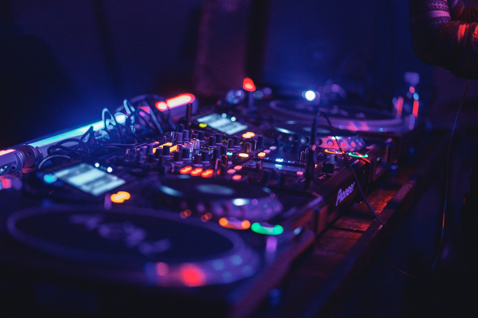 DJ animando la celebración